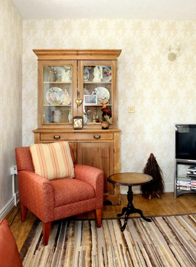 Ty Llwyd Bed & Breakfast Treffynnon Ngoại thất bức ảnh