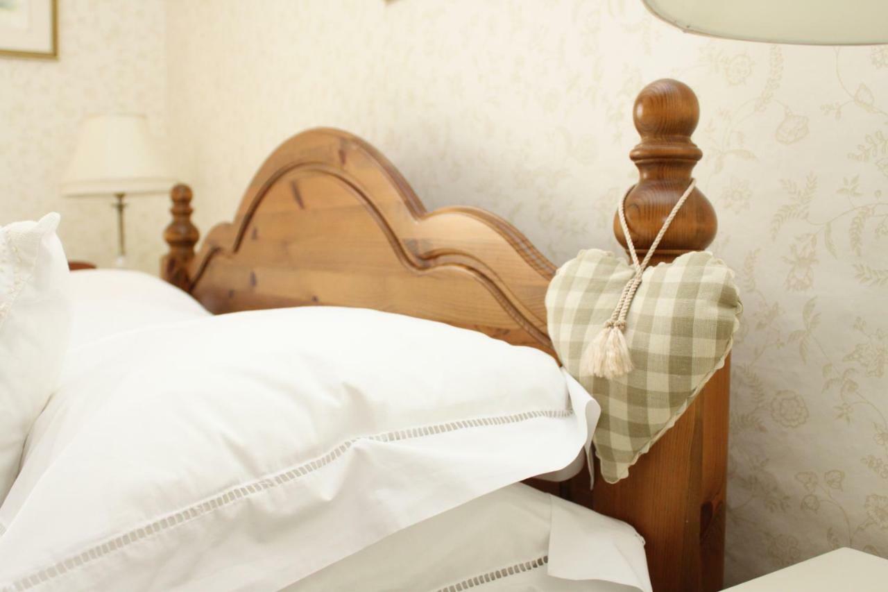 Ty Llwyd Bed & Breakfast Treffynnon Ngoại thất bức ảnh